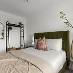 2br, Free & Secure Parking Retreat, 2br With Free Secure Parking, Near Historic Centre Lejlighed