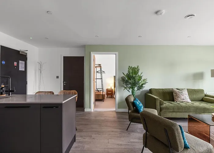 2br, Free & Secure Parking Retreat, 2br With Free Secure Parking, Near Historic Centre *