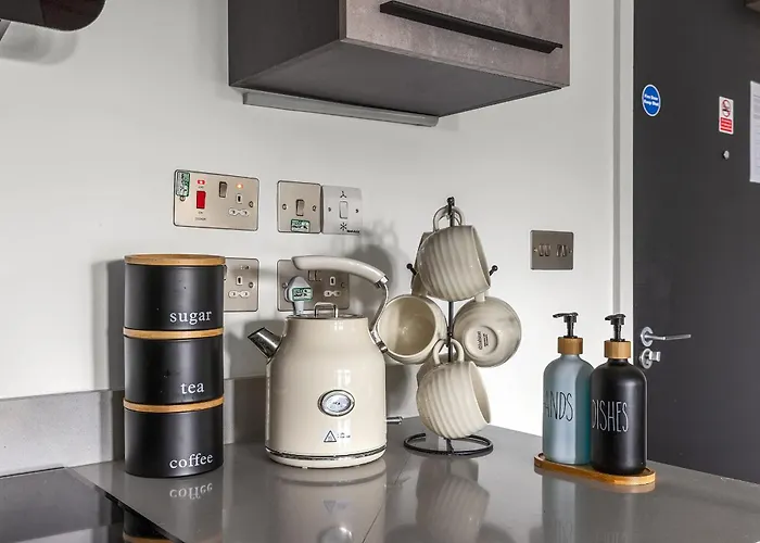 2br, Free & Secure Parking Retreat, 2br With Free Secure Parking, Near Historic Centre