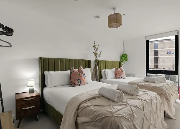 2br, Free & Secure Parking Retreat, 2br With Free Secure Parking, Near Historic Centre *