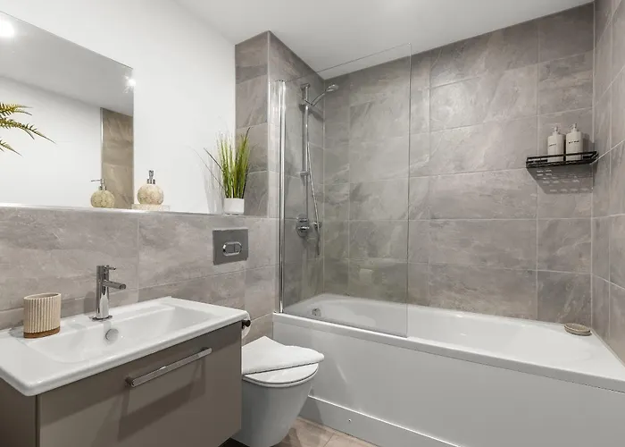 2br, Free & Secure Parking Retreat, 2br With Free Secure Parking, Near Historic Centre * York