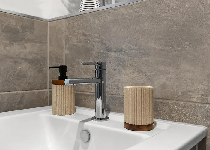 2br, Free & Secure Parking Retreat, 2br With Free Secure Parking, Near Historic Centre York