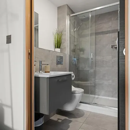 2br, Free & Secure Parking Retreat, 2br With Free Secure Parking, Near Historic Centre ヨーク
