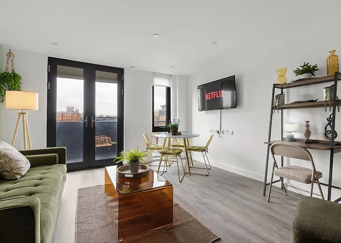 2br, Free & Secure Parking Retreat, 2br With Free Secure Parking, Near Historic Centre Apartament *